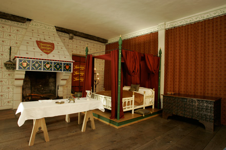 Traditional bedroom decorated with Renaissance Textile fabrics